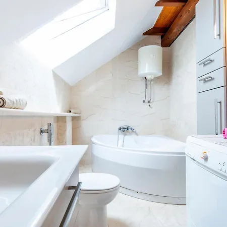 4 Bedroom Lovely In * Podstrana