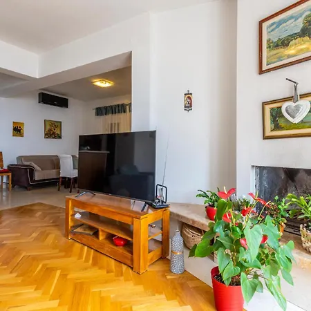Holiday home 4 Bedroom Lovely In