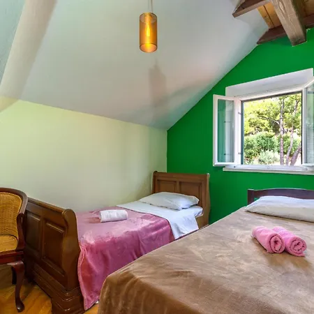 4 Bedroom Lovely In Holiday home Podstrana