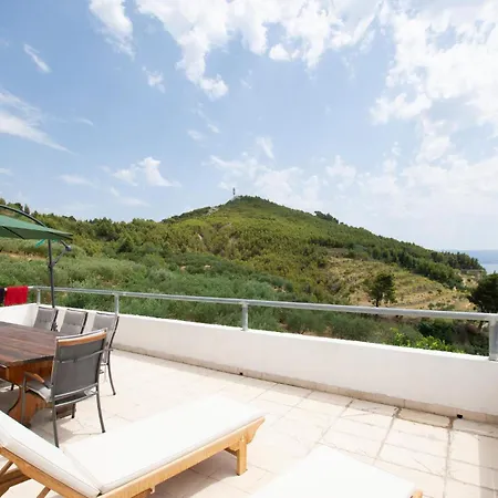 4 Bedroom Lovely In